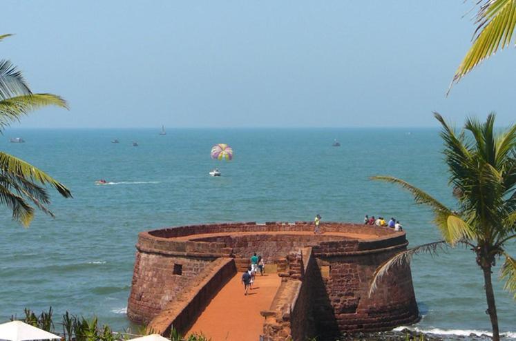 Lui Beach Resort Candolim Exterior foto